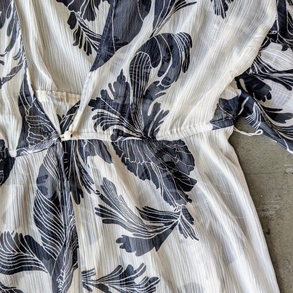 Express White Black Floral Flutter Sleeve Long Duster Kimono size M/L - Picture 4 of 8